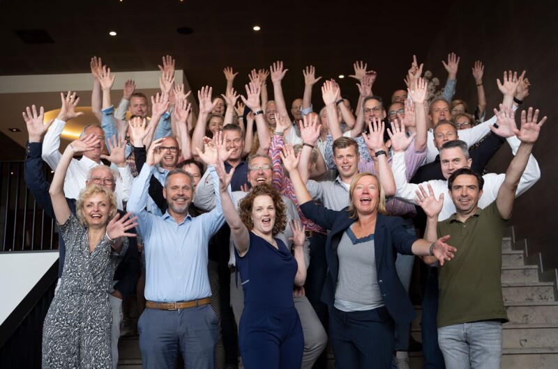 Groepsfoto met handjes LR