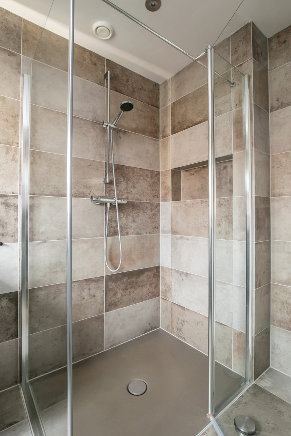 Kleine badkamer en toilet