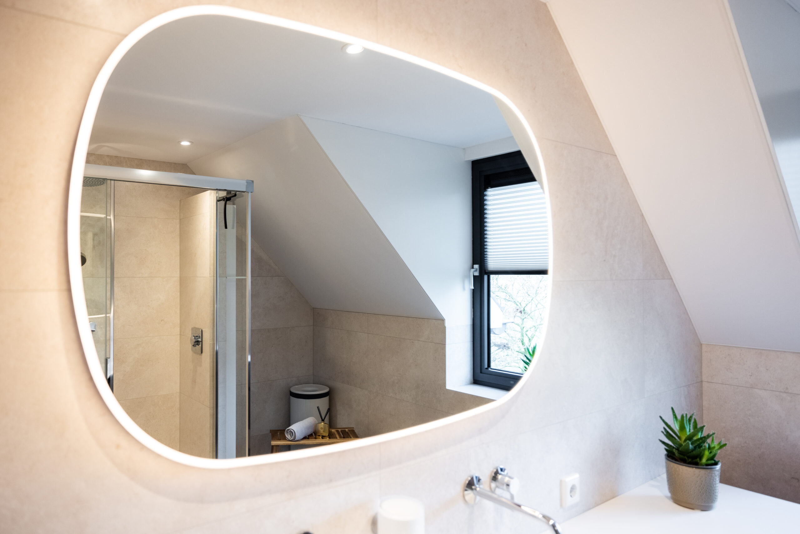 1S5A2480