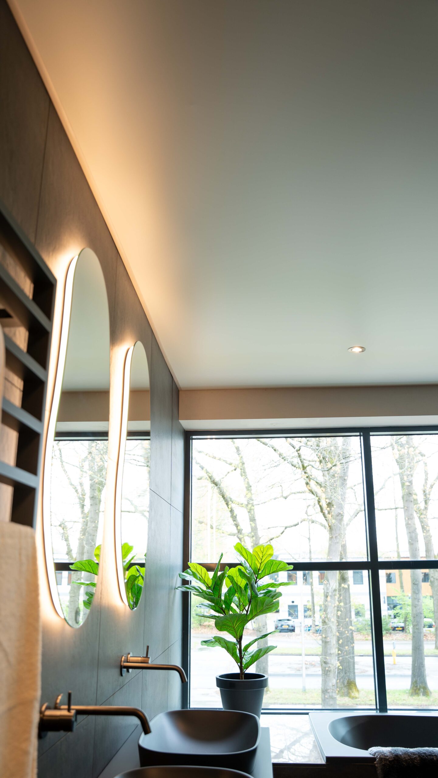 span beige satin