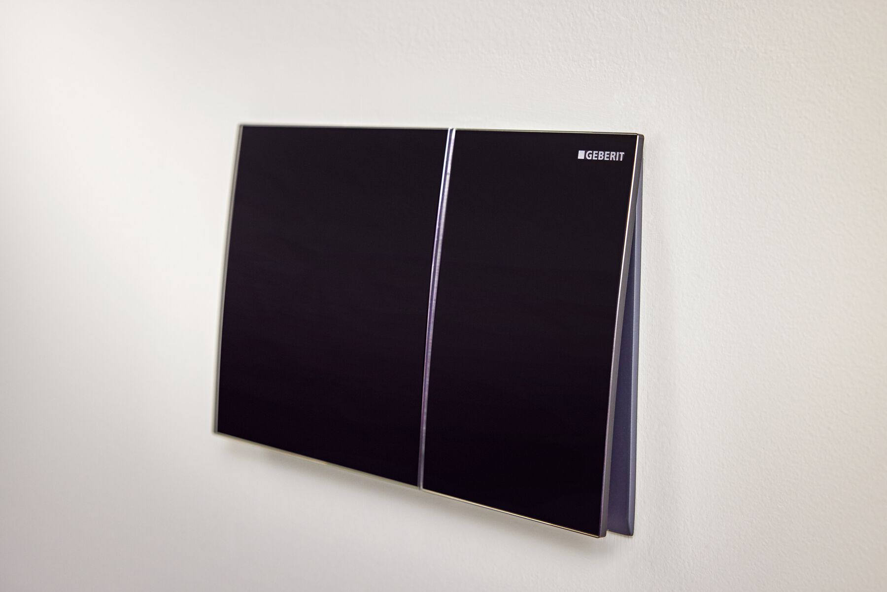 2023_Sigma70glassblack-geberit_dam-media-large